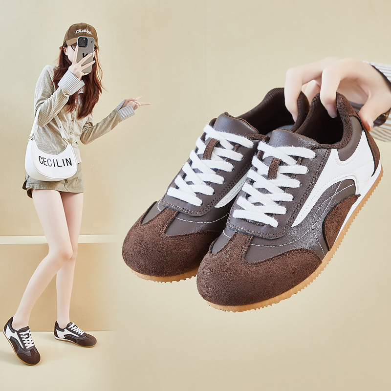 Women's leather sports shoes,  - огляд і ціна Outdoor Sports Shoes
